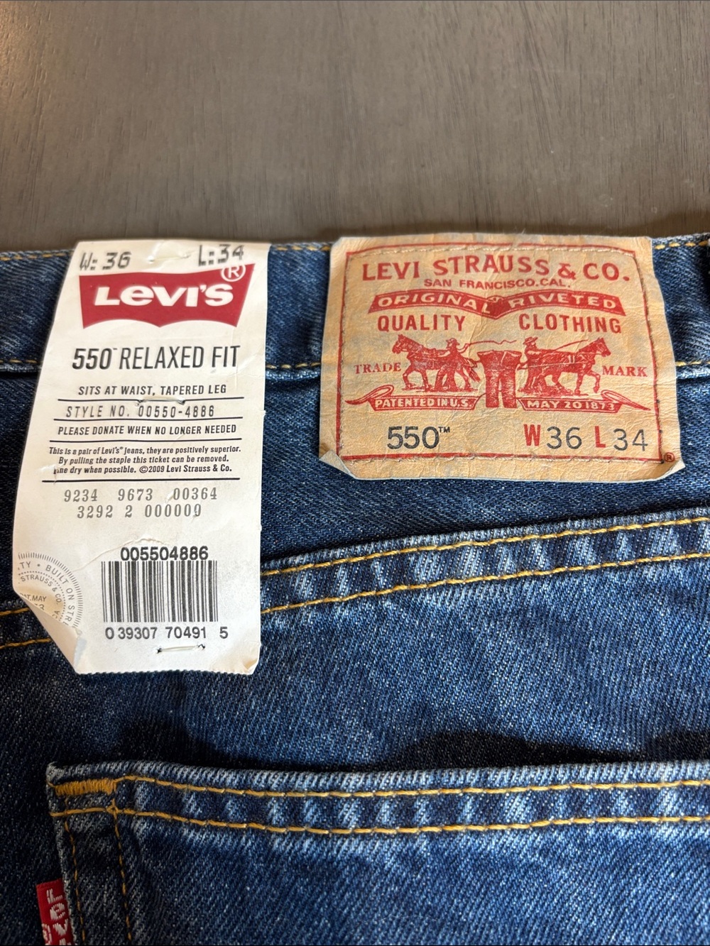 💙 Levi’s 550 Men’s Jeans 36 x 34 NWT Relaxed Fit Straight Leg Denim 💙 - Picture 4 of 9